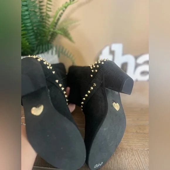 Betsey Johnson Yendell Black Suede Studded Western Boots Size 6 - Picture 7 of 16